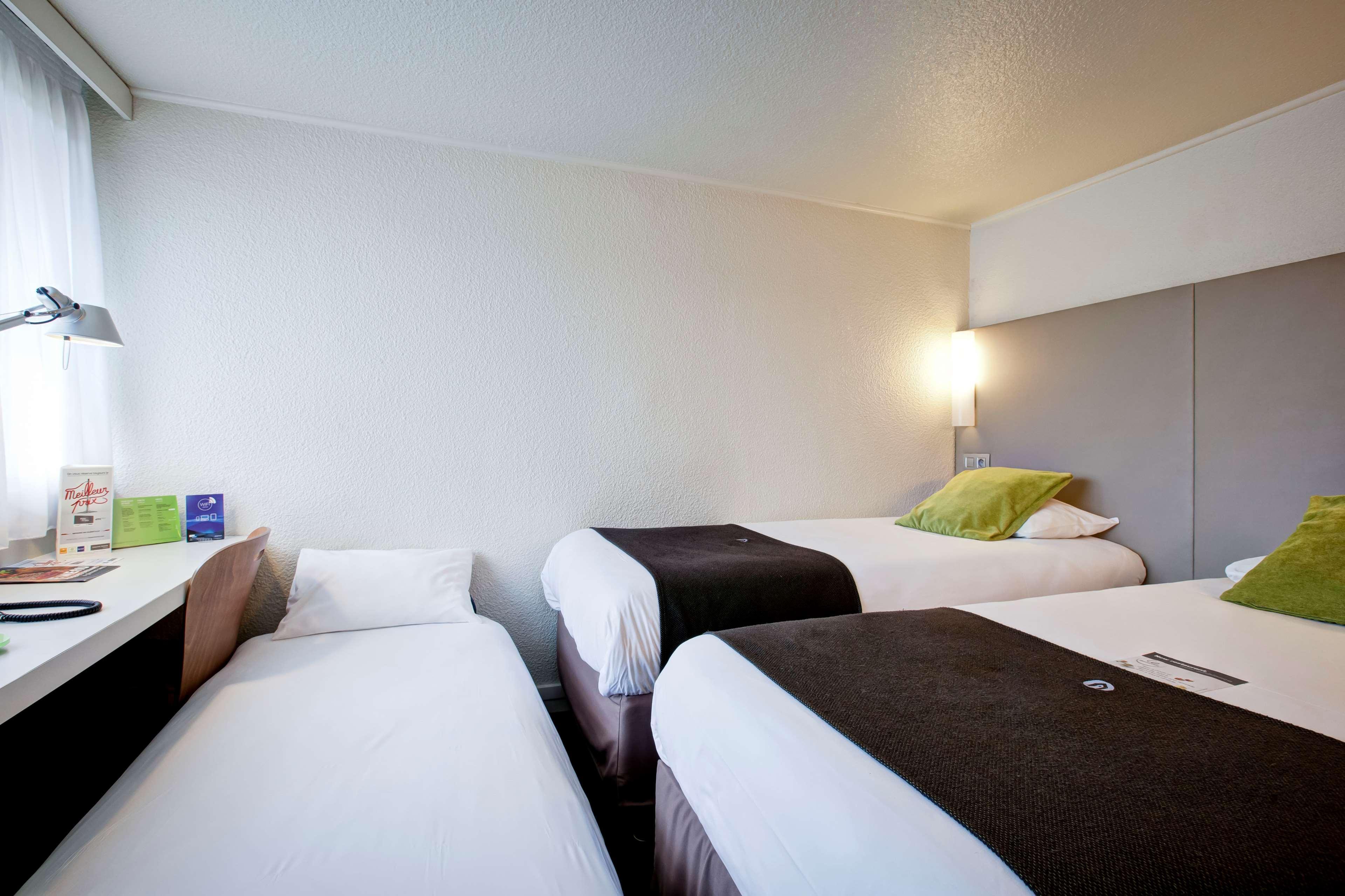 Campanile Evry Ouest - Corbeil Essonnes Hotel Exterior photo