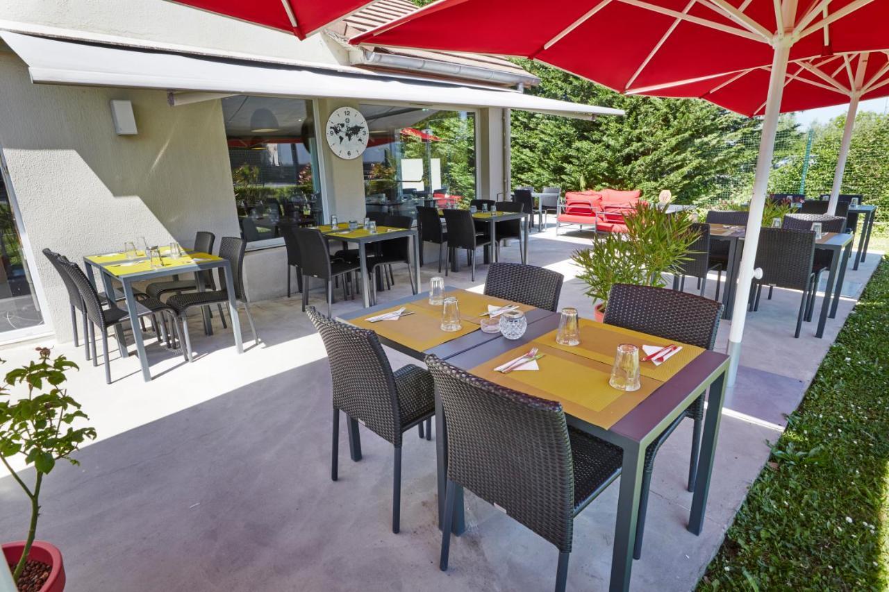 Campanile Evry Ouest - Corbeil Essonnes Hotel Exterior photo