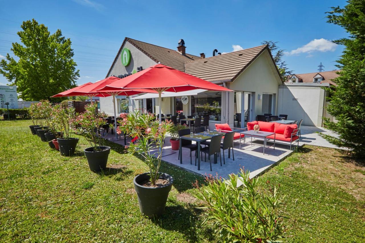 Campanile Evry Ouest - Corbeil Essonnes Hotel Exterior photo