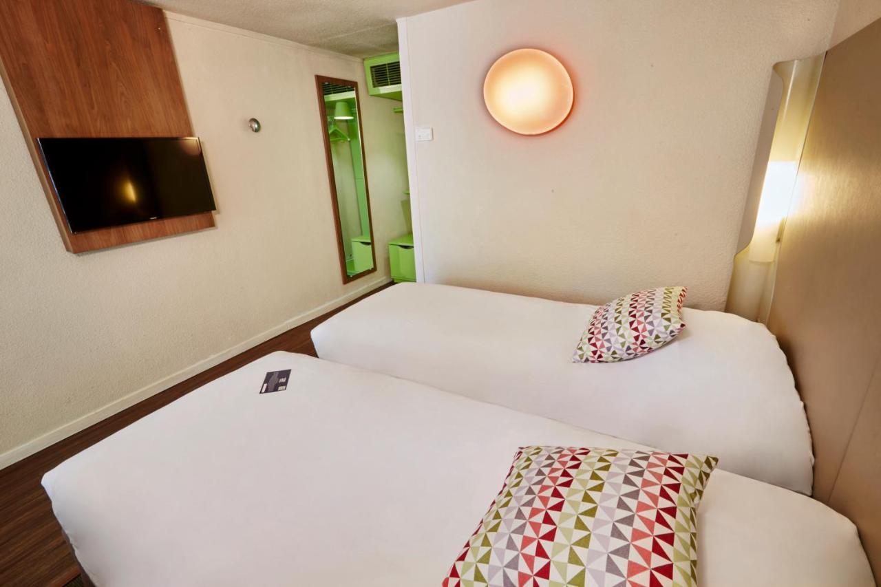 Campanile Evry Ouest - Corbeil Essonnes Hotel Exterior photo
