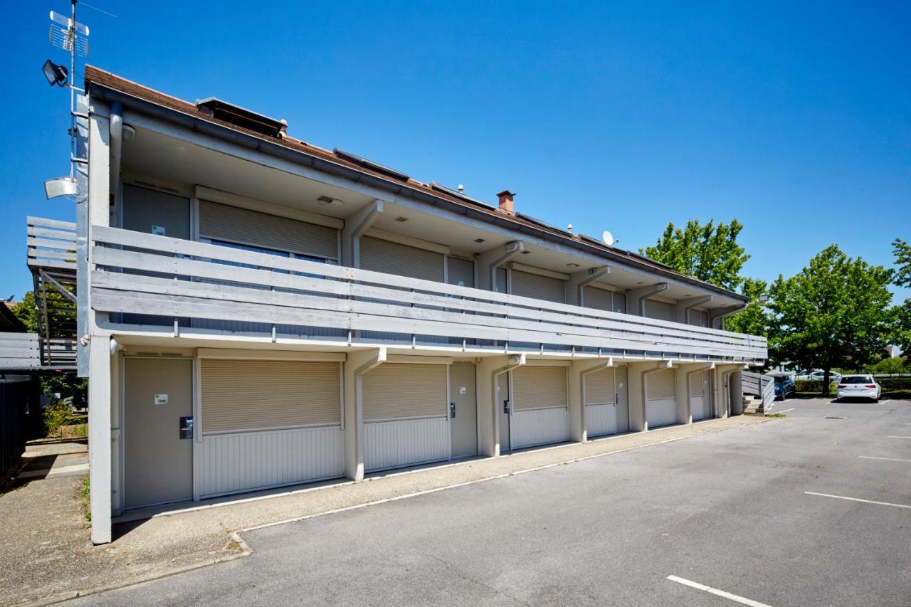 Campanile Evry Ouest - Corbeil Essonnes Hotel Exterior photo