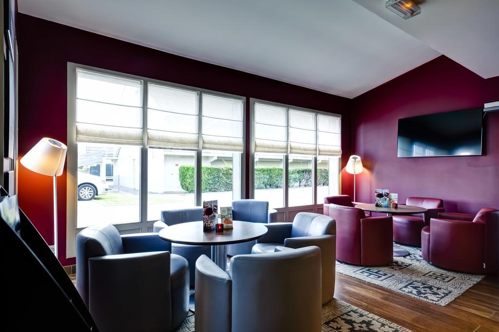 Campanile Evry Ouest - Corbeil Essonnes Hotel Exterior photo